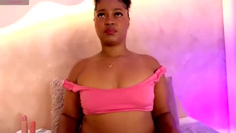 Snapshot of alisonmartinezz chatting on 12-01-25, 12:21 Ali online show from 12-01-25, 12:21