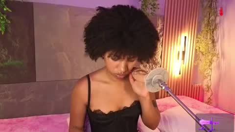 Mia online show from 01-19-26, 02:48