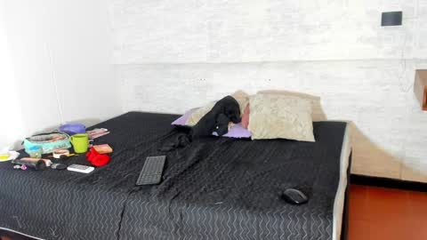 alissadoll_ online show from 12-22-24, 06:49