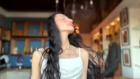 Alissa online show from 10-13-25, 10:37