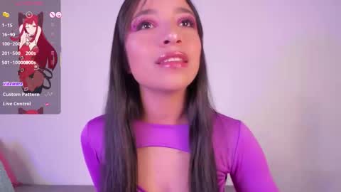 Snapshot of alissarose_ chatting on 10-10-25, 11:37 Mara Isabel online show from 10-10-25, 11:37