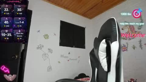 Snapshot of alisson_hoffman05 chatting on 11-13-25, 01:04 Alisson hoffman05 online show from 11-13-25, 01:04