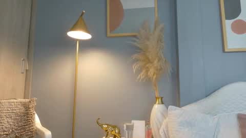 Snapshot of alisson_tylor_ chatting on 11-21-25, 10:19 Alisson online show from 11-21-25, 10:19