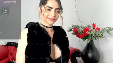 Alisson Domit  online show from 12-07-24, 12:35