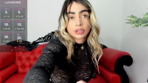 Alisson Domit  online show from 12-21-24, 05:07