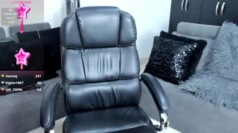 Alisson Domit  online show from 12-27-24, 02:04
