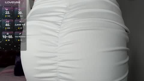 Alisson Domit  online show from 02-05-25, 03:09