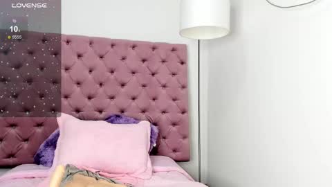 Alisson Domit  online show from 02-11-25, 01:51