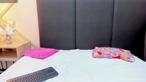 alissonmartin online show from 12-24-24, 03:05