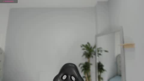 alix_18 online show from 09-14-25, 11:09