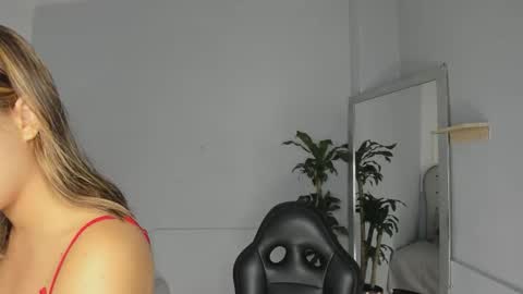 alix_18 online show from 09-29-25, 11:15