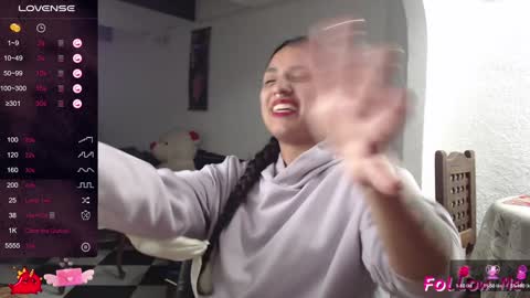 Snapshot of alix_beltran chatting on 01-13-25, 03:56 Alix online show from 01-13-25, 03:56