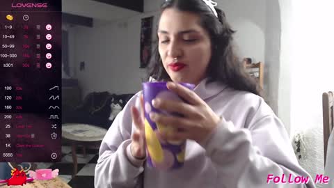 Snapshot of alix_beltran chatting on 02-05-25, 02:29 Alix online show from 02-05-25, 02:29