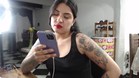 Snapshot of alix_beltran chatting on 02-08-25, 03:52 Alix online show from 02-08-25, 03:52