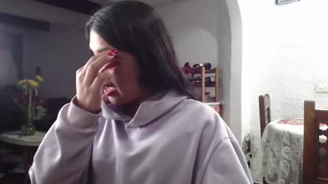 Snapshot of alix_beltran chatting on 02-14-25, 01:23 Alix online show from 02-14-25, 01:23