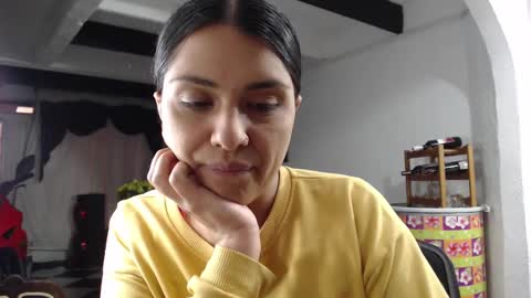 Snapshot of alix_beltran chatting on 02-16-25, 11:26 Alix online show from 02-16-25, 11:26