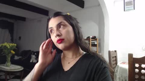 Snapshot of alix_beltran chatting on 02-18-25, 02:49 Alix online show from 02-18-25, 02:49