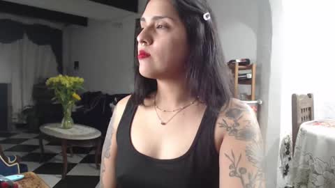 Snapshot of alix_beltran chatting on 02-19-25, 04:34 Alix online show from 02-19-25, 04:34