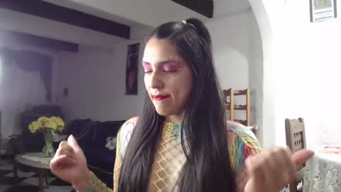 Snapshot of alix_beltran chatting on 02-24-25, 01:02 Alix online show from 02-24-25, 01:02