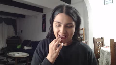 Snapshot of alix_beltran chatting on 03-03-25, 01:10 Alix online show from 03-03-25, 01:10