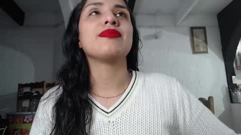 Snapshot of alix_beltran chatting on 03-04-25, 02:06 Alix online show from 03-04-25, 02:06