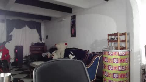 Snapshot of alix_beltran chatting on 03-06-25, 02:09 Alix online show from 03-06-25, 02:09