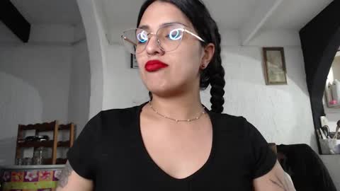 Snapshot of alix_beltran chatting on 03-06-25, 05:14 Alix online show from 03-06-25, 05:14