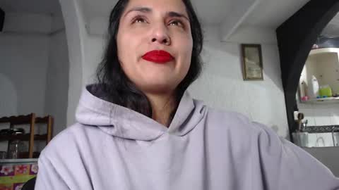 Snapshot of alix_beltran chatting on 03-08-25, 03:50 Alix online show from 03-08-25, 03:50