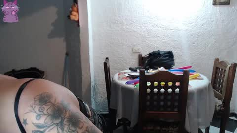 Snapshot of alix_beltran chatting on 09-12-25, 02:00 Alix online show from 09-12-25, 02:00