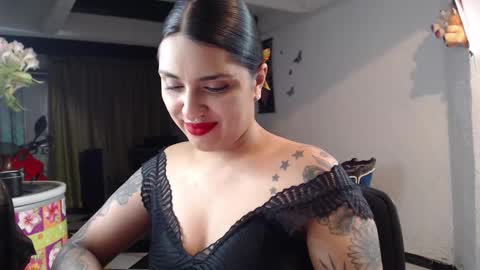 Snapshot of alix_beltran chatting on 10-26-25, 11:42 Alix online show from 10-26-25, 11:42