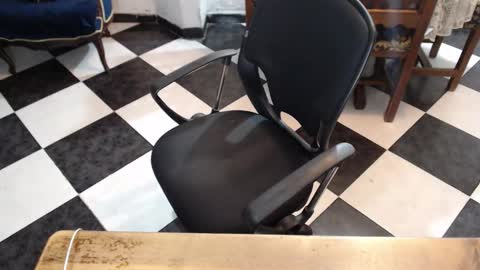 Snapshot of alix_beltran chatting on 11-05-25, 02:33 Alix online show from 11-05-25, 02:33