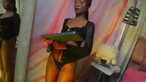 alix noa online show from 10-25-25, 07:41