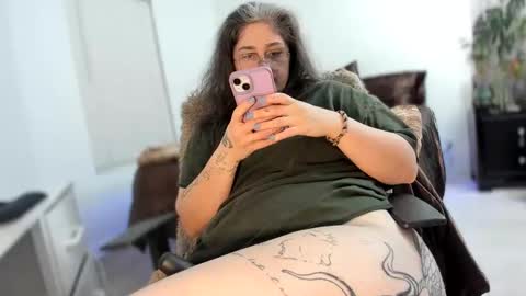 Snapshot of alix_valentine chatting on 09-21-25, 05:31 alix_valentine online show from 09-21-25, 05:31