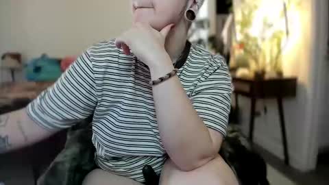 Snapshot of alix_valentine chatting on 10-25-25, 09:42 alix_valentine online show from 10-25-25, 09:42