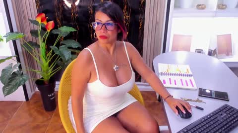 Alix online show from 01-18-25, 02:47