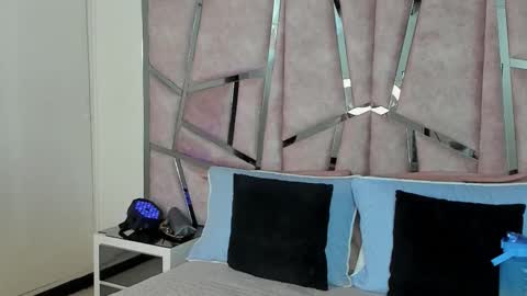 alix online show from 10-23-25, 08:51