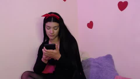 Snapshot of all_smiles_here chatting on 02-16-25, 06:21 Lola online show from 02-16-25, 06:21