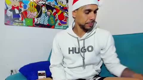 Snapshot of allanbarreto chatting on 12-17-25, 01:22 Allan online show from 12-17-25, 01:22