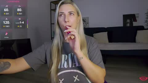 A day u didnt smile is a lost day online show from 10-14-25, 05:36