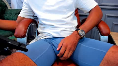 Snapshot of allessandrosantos chatting on 12-16-24, 08:48 Help me reach 100 likes online show from 12-16-24, 08:48