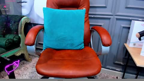 Snapshot of allessandrosantos chatting on 12-21-24, 11:45 Help me reach 100 likes online show from 12-21-24, 11:45