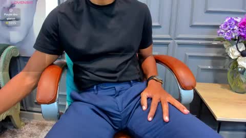 Snapshot of allessandrosantos chatting on 02-22-25, 04:29 Help me reach 100 likes online show from 02-22-25, 04:29