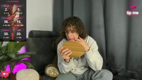 ALLEXANDRO online show from 02-26-25, 05:20