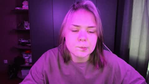 Snapshot of alli_zi chatting on 11-15-25, 02:20 Blair online show from 11-15-25, 02:20