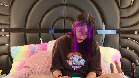 Snapshot of alliciakim chatting on 01-10-25, 07:21 Allicia online show from 01-10-25, 07:21