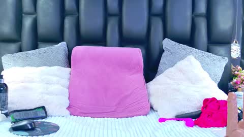 Snapshot of alliciakim chatting on 02-16-25, 10:10 Allicia online show from 02-16-25, 10:10