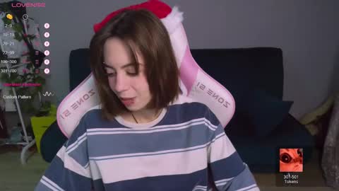 Snapshot of allie_hazie chatting on 12-21-24, 12:09 alice online show from 12-21-24, 12:09