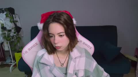 Snapshot of allie_hazie chatting on 12-26-24, 12:03 alice online show from 12-26-24, 12:03