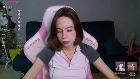 Snapshot of allie_hazie chatting on 01-13-25, 11:06 alice online show from 01-13-25, 11:06