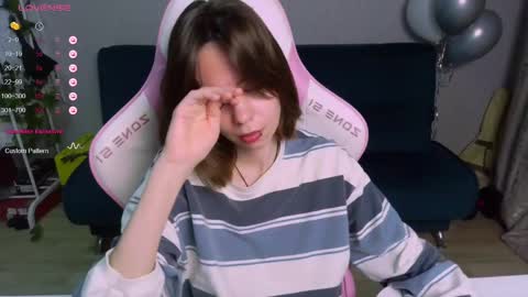 Snapshot of allie_hazie chatting on 02-15-25, 12:15 alice online show from 02-15-25, 12:15